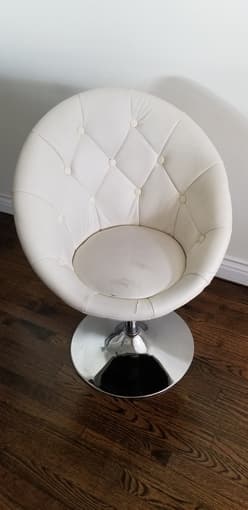 White cushioned swivel chair 3