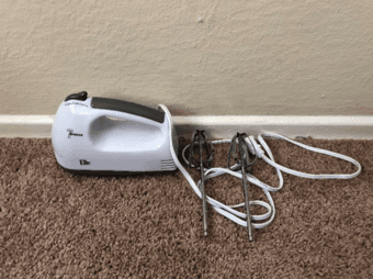 electric egg whisk 1