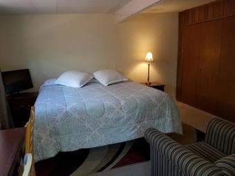 Nice furnished in Law Studio Cpttage west Redwood City 1
