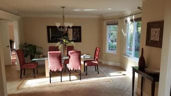 Come visit -- open bedroom in large shared house 3