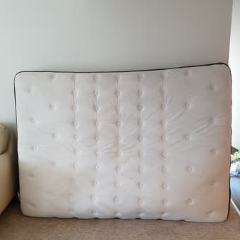 Queen mattress - Sealy Mattress Company 1