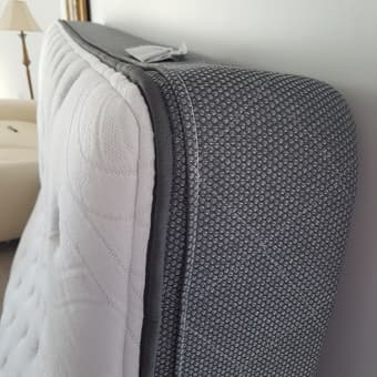 Queen mattress - Sealy Mattress Company 3