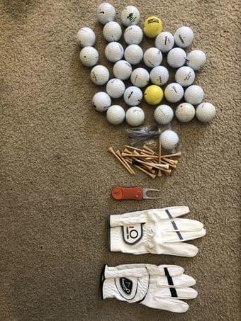 Full set of golf clubs (3 woods, 2 hybrids, irons 6-9-PW-SW, Putter) 3