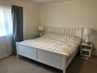 2 bed/2 baths - minutes biking to Stanford! 3