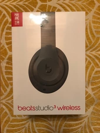 New Noise-Canceling Beats Studio3 Wireless Headphones Gray 1