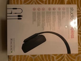 New Noise-Canceling Beats Studio3 Wireless Headphones Gray 2