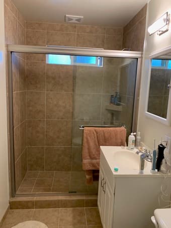 $1250-Private Bedroom-GREAT LOCATION-Washer and Dryer in unit 3
