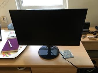Selling a Samsung LED monitor 1