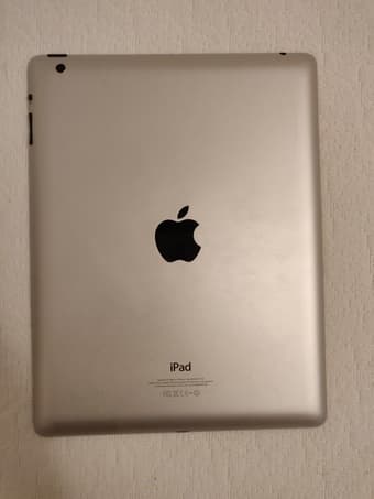 [mint condition] iPad (4th Generation) with retina display 2