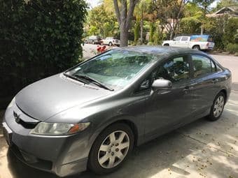 Honda Civic 2009 LX - great condition - oil change / maintenance done 1