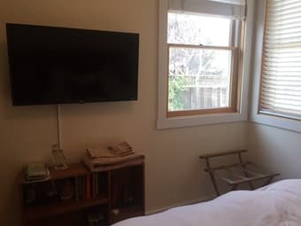 Warm, cosy room with private bath. Winter Quarter. Midtown Palo Alto 3