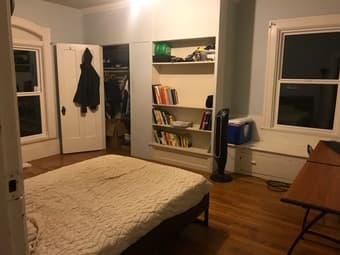 Spacious room next to downtown Palo Alto (1/1/20 start date & short- o 1