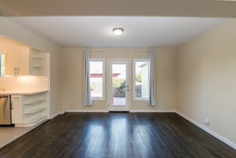 This sunny San Carlos Haus boasts an expansive living/dining space! 1