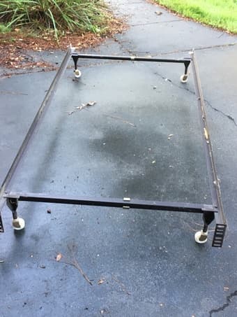 Queen size metal frame 1