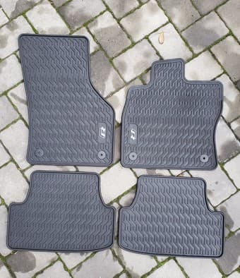 Complete set of all-season floor mats for Volkswagen Golf R with "R" l 1