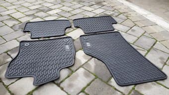 Complete set of all-season floor mats for Volkswagen Golf R with "R" l 2