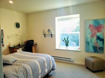 [Subsidized Rent] $1,595-- Female only: 1 block to Stanford, room READ 2