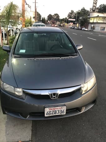 Honda Civic 2009 LX - great condition - oil change / maintenance done 3