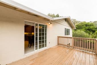 This Haus is a cozy Bungalow, just oozing with charm! 2