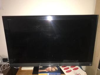 HD Sony 40 in TV available 1