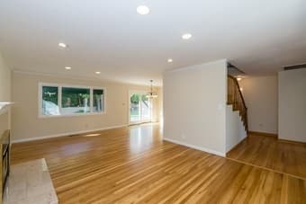 Locaste is a beautiful and spacious home in a quiet area! 1