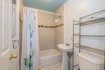 Perfect location in Sunnyvale, room available! 3