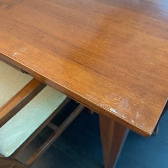 Ethan Allen dining table with extension leaves 2