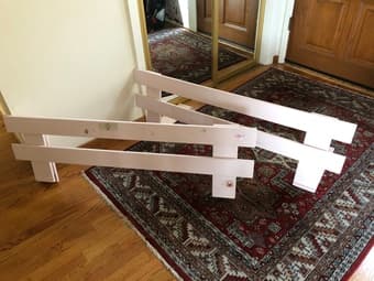Side rails for young children’s bed 2