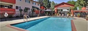 Well connected to Stanford, Mountain View room for females !! 1