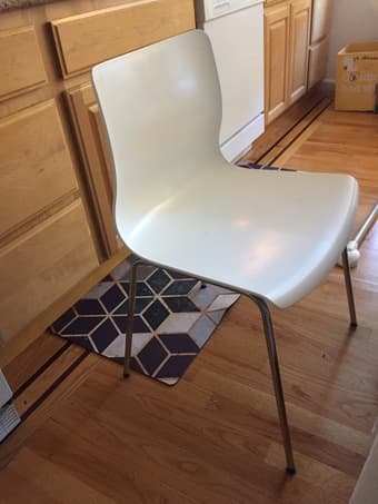Small kitchen table with 2 chairs 2