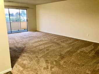 客厅短租Redwood City Downtown 2月21日 1