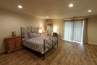$1800 / 300ft2 - Private Suite Bedroom, Bath and Entrance in Palo Alt 1