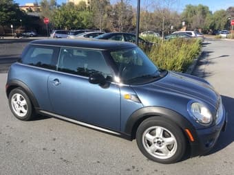 2010 MINI Cooper Hardtop 1