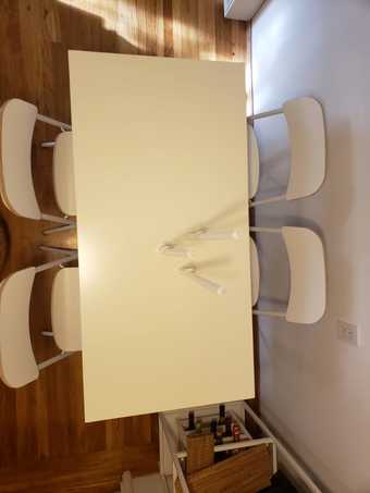 Beautiful wooden high table with 4 white chairs 3