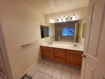 Sublet or Lease Master Suite in large East Palo Alto house 3