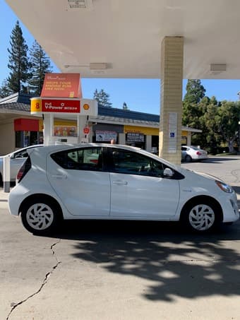 Toyota Prius C - 2016 Hybrid Hatchback - White - Excellent Condition 1