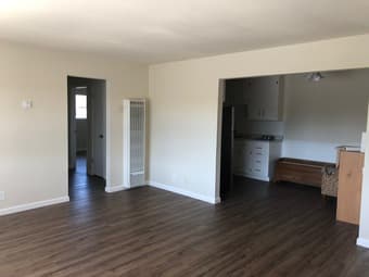 Bedroom in shared 2bed/1ba apt near end of April 2