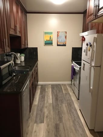 Looking for a roommate for a spacious 2br/1ba apt in Mountain View 2