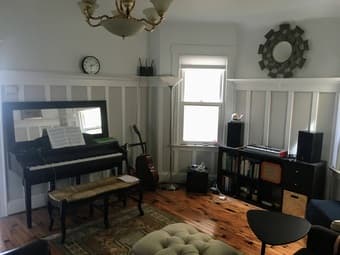 Master bedroom available ASAP in well quarantined 3bed/1bath SoMa-Miss 2