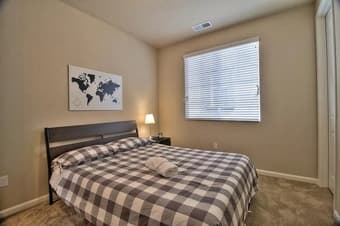 2 rooms in amazing, spacious east PA home at $1200 utilities included 3