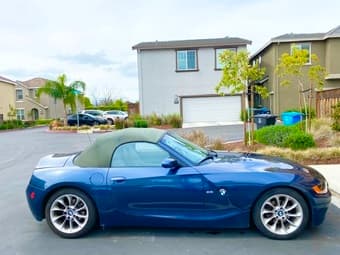 2004 BMW Z4 convertible 2.5 L Blue sports car 2