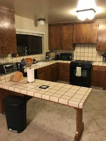 Private Room & Bathroom in two story house (10 min from FB, Stanford) 1