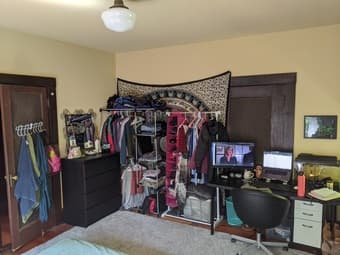 Room in a 6 bd/2ba house in Downtown Palo Alto 4