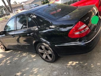 Benz E320 black for sale 1