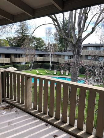 Private bedroom with private bathroom in Palo Alto for June-July 2