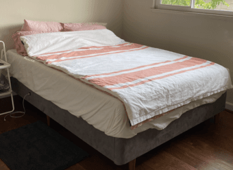 Non-toxic NestBedding mattress+USB frame (used <1 year, queen size) 1