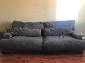 Very comfy large couch $100 OBO 1