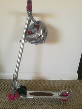 Razor scooter with helmet for girls 1
