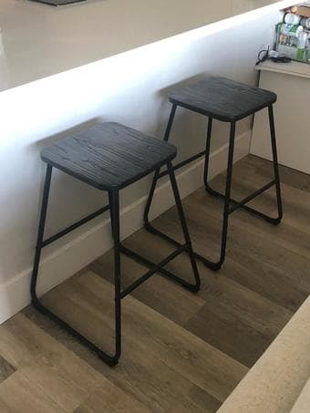 2 Bar Stools 3