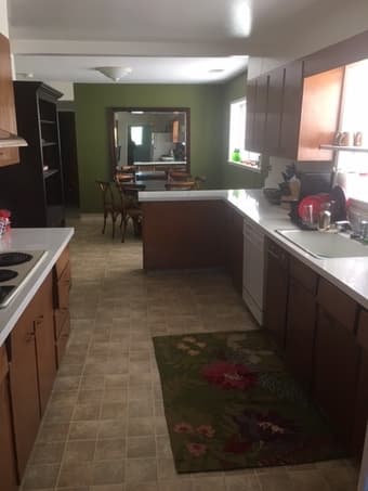 Large Bedroom Available (Month-to-Month) 2